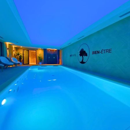 Brit Hotel Piscine & Spa - Fougeres Lecousse Exteriér fotografie