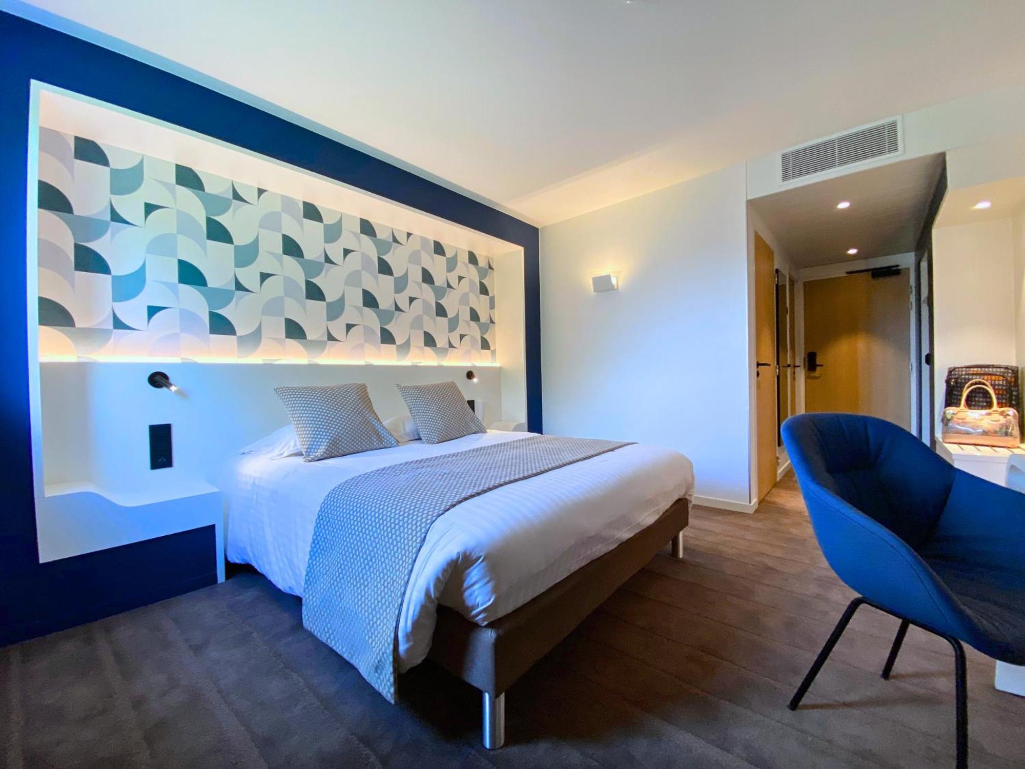 Brit Hotel Piscine & Spa - Fougeres Lecousse Exteriér fotografie